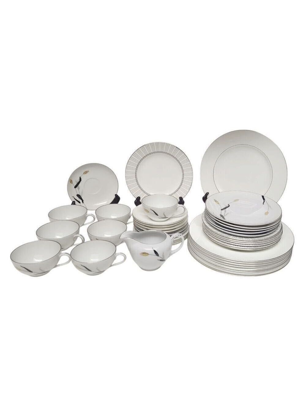 Wedgwood Signet Platinum/Gold Wave by FUKAGAWA Fine China Dining Lots Of 40PCS